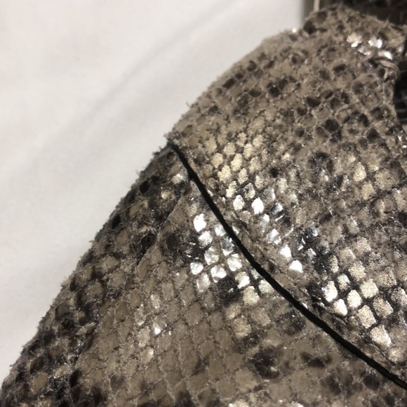 Snakeskin coach purse - Picture 4 of 5